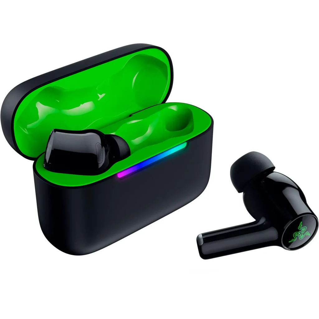 Versión para Xbox de los Razer Hammerhead V3 X HyperSpeed junto a su estuche de carga.