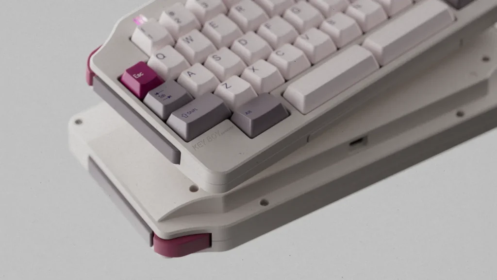El teclado mecánico inspirado en Game Boy Advance incluye botones superiores configurables