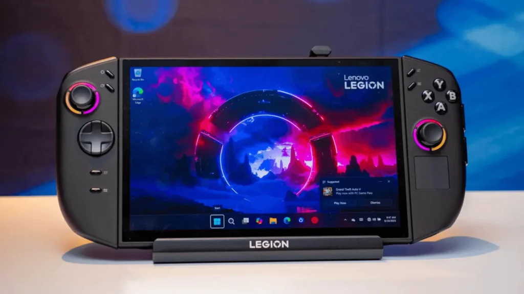 Lenovo Legion Go 2 con pantalla de gran tamaño y mandos desmontables.