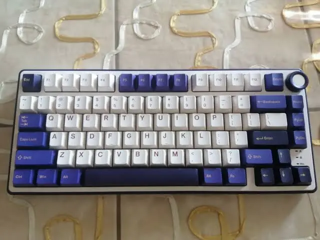 Royal Kludge R75
