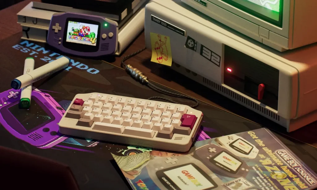El KeyBoy Advance convierte el diseño de Game Boy Advance en un teclado mecánico