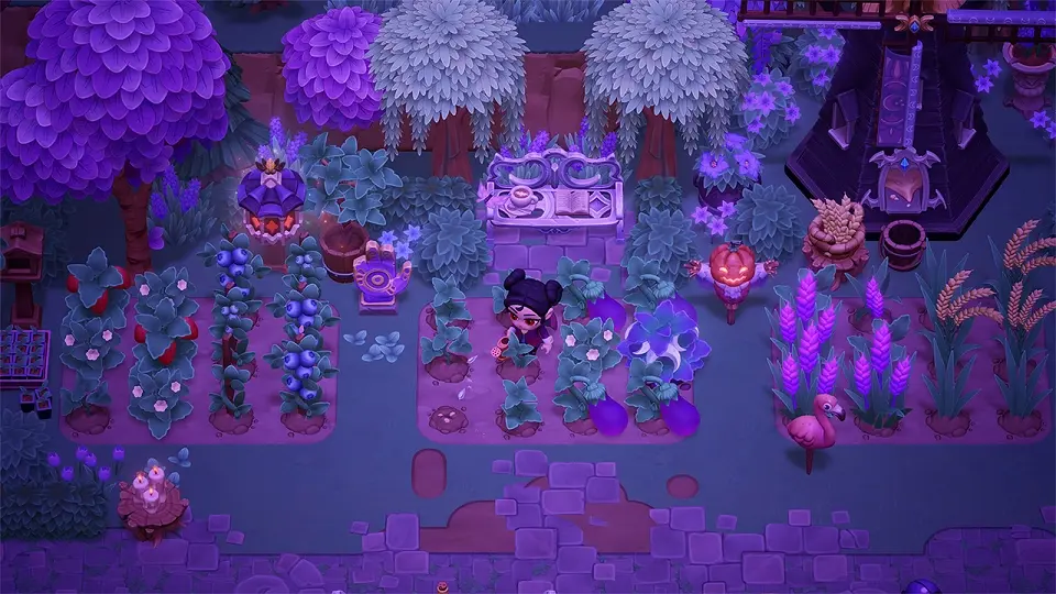 La granja del protagonista en Moonlight Peaks rodeada de cultivos y vegetación.