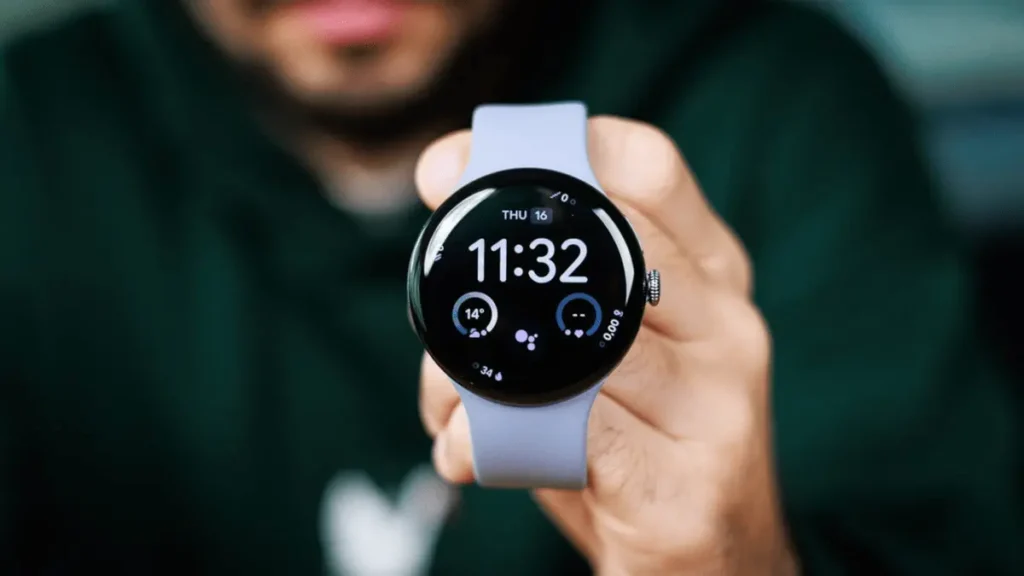 Render filtrado del Google Pixel Watch 5 mostrando uno de los nuevos colores disponibles.