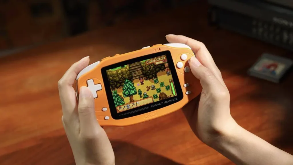 AYANEO muestra oficialmente la nueva KONKR Pocket Advance para los amantes del juego retro.