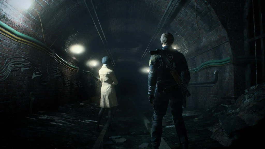 Resident Evil 2 Remake gameplay, Leon Kennedy explorando la comisaría de Raccoon City