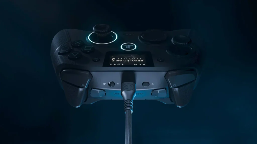 Nacon Revolution 5 Unlimited, mando PS5 con pantalla integrada.